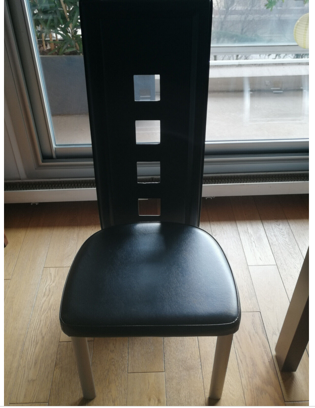 Cause d�m�nagement 2 tables en verre+chaises 0 Paris 18 (75)