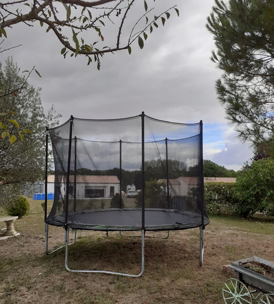 cause d�m�nagement, Trampoline octogonal 305 cm 0 Saint-Sauveur-d'Aunis (17)