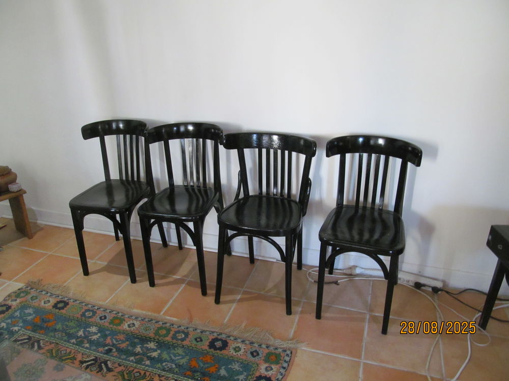Cause d�part, prix brad�.  4 Chaises Bistro en bon �tat
20 Montgivray (36)