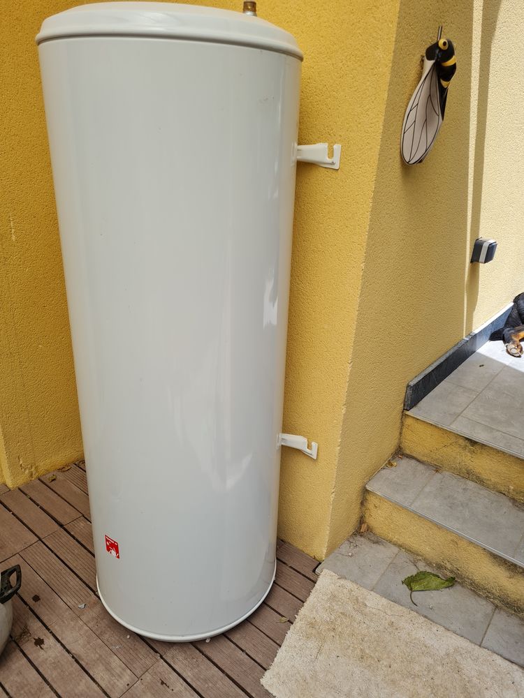 CAUSE DOUBLE EMPLOI
BALLON 200 L 0 Salon-de-Provence (13)