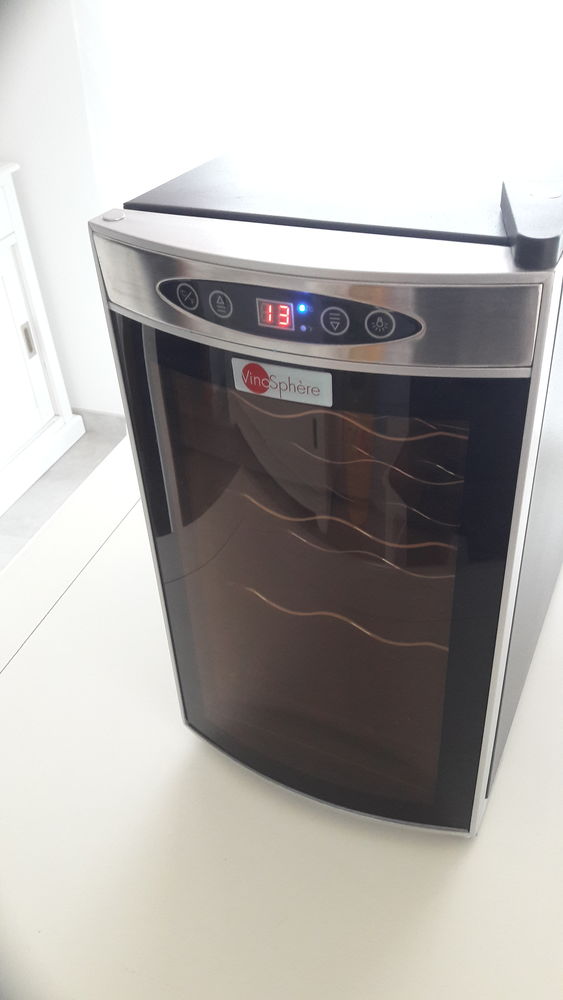 Cave � vin 8 bouteilles 110 Angrie (49)