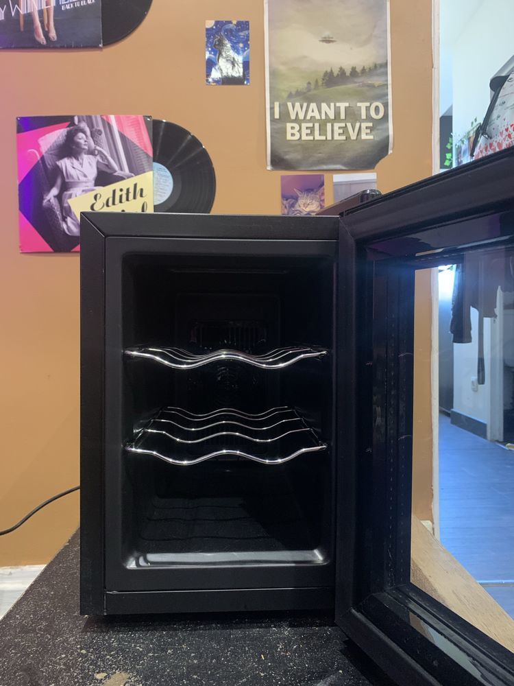 Cave �   vin 6 bouteilles 60 Le Havre (76)