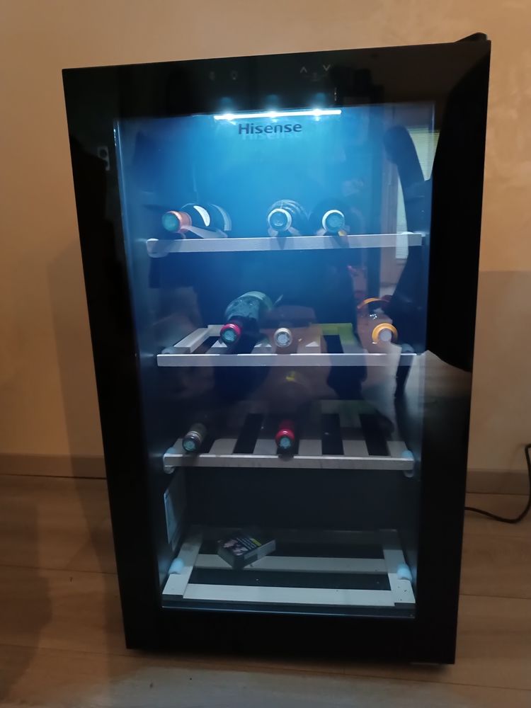 Cave a vin Hisense 100 Le Tholy (88)