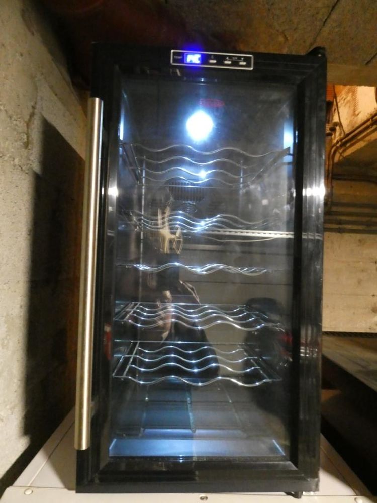 CAVE A VINS 18 BOUTEILLES 100 Aix-les-Bains (73)