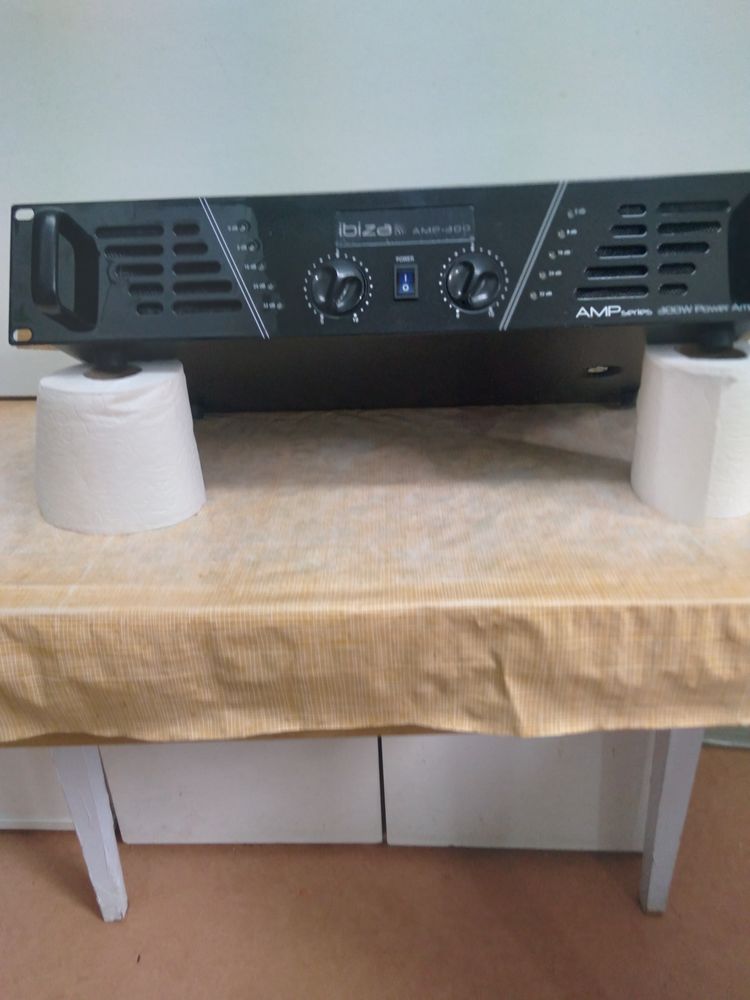 Je cede un amplificareur toalement neuf jamais utilise 99 Paris 20 (75)