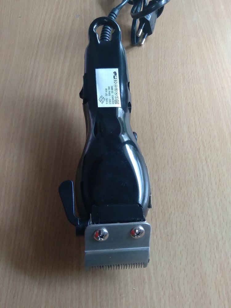                            Je c�de une tendeuse de coupe 
9 Paris 20 (75)