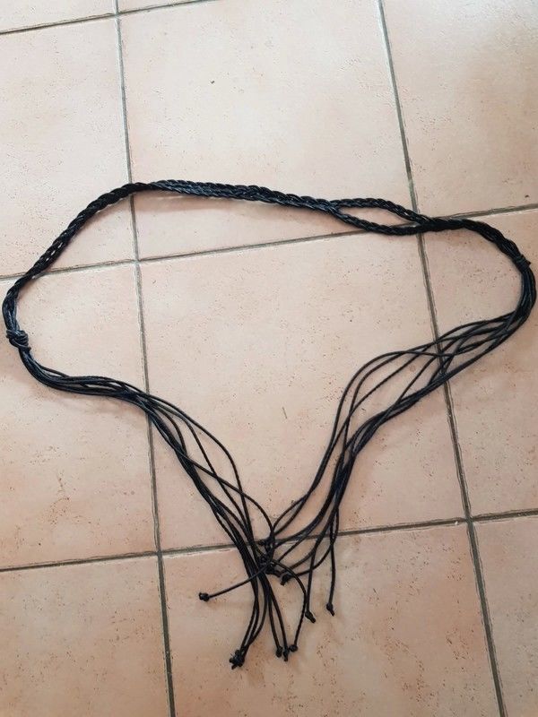 Ceinture en cuir tress� neuve noir longueur 166cm sur1 cm 4e 4 Viriat (01)