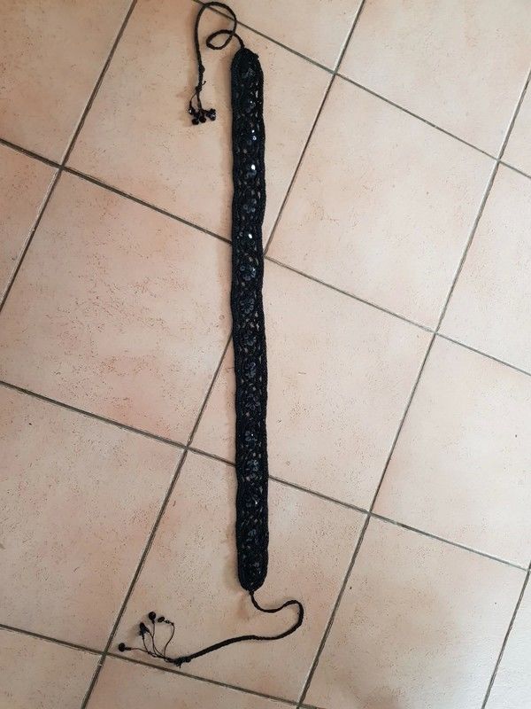 Ceinture noire tress�e � strass et perle longueur totale 175 5 Viriat (01)