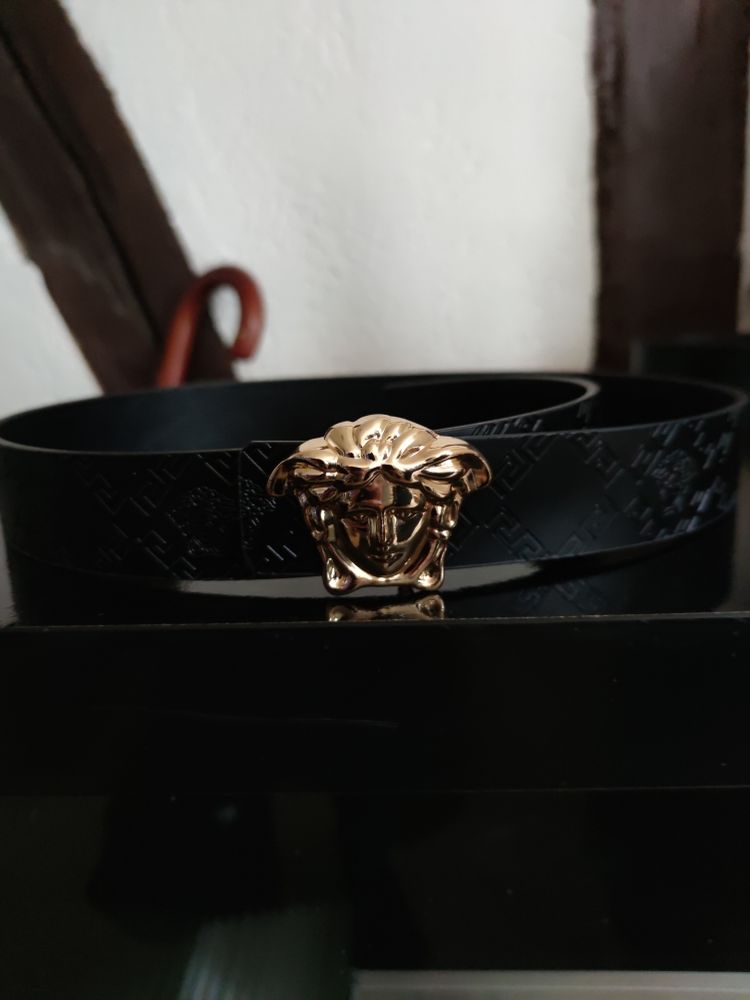 ceinture Versace taille 110 cm noire 50 Gisors (27)