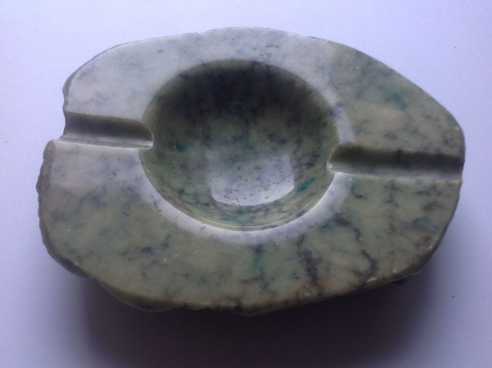 CENDRIER EN ALB�TRE Envoi Possible
4 Tr�gunc (29)