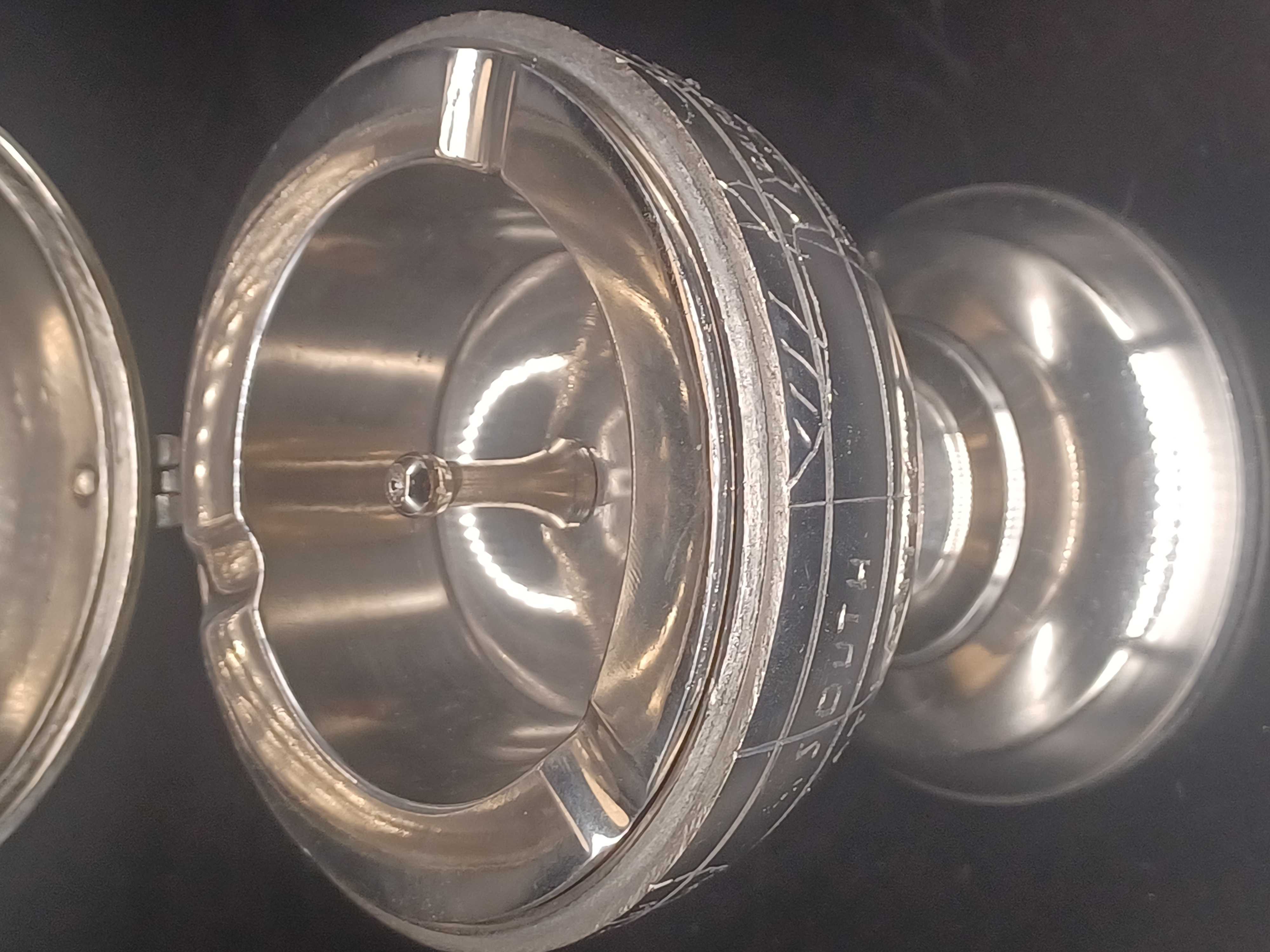 Cendrier Ancien de forme globe terrestre en m�tal argent� vdsa 18 Maule (78)