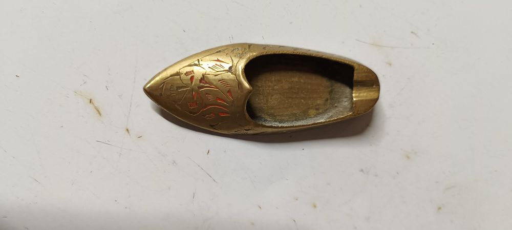 cendrier babouche en laiton 19 Rachecourt-sur-Marne (52)