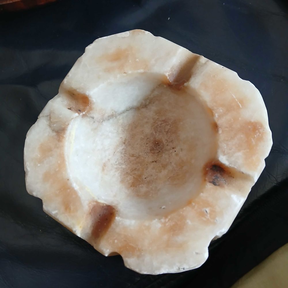 Cendrier en marbre 35 �zanville (95)