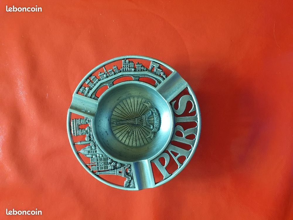 Cendrier Paris vintage quelles traces d'usure voir photos 20 Dourdan (91)
