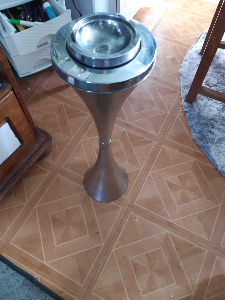 1 cendrier sur pied tout inox 50 Noisy-le-Grand (93)