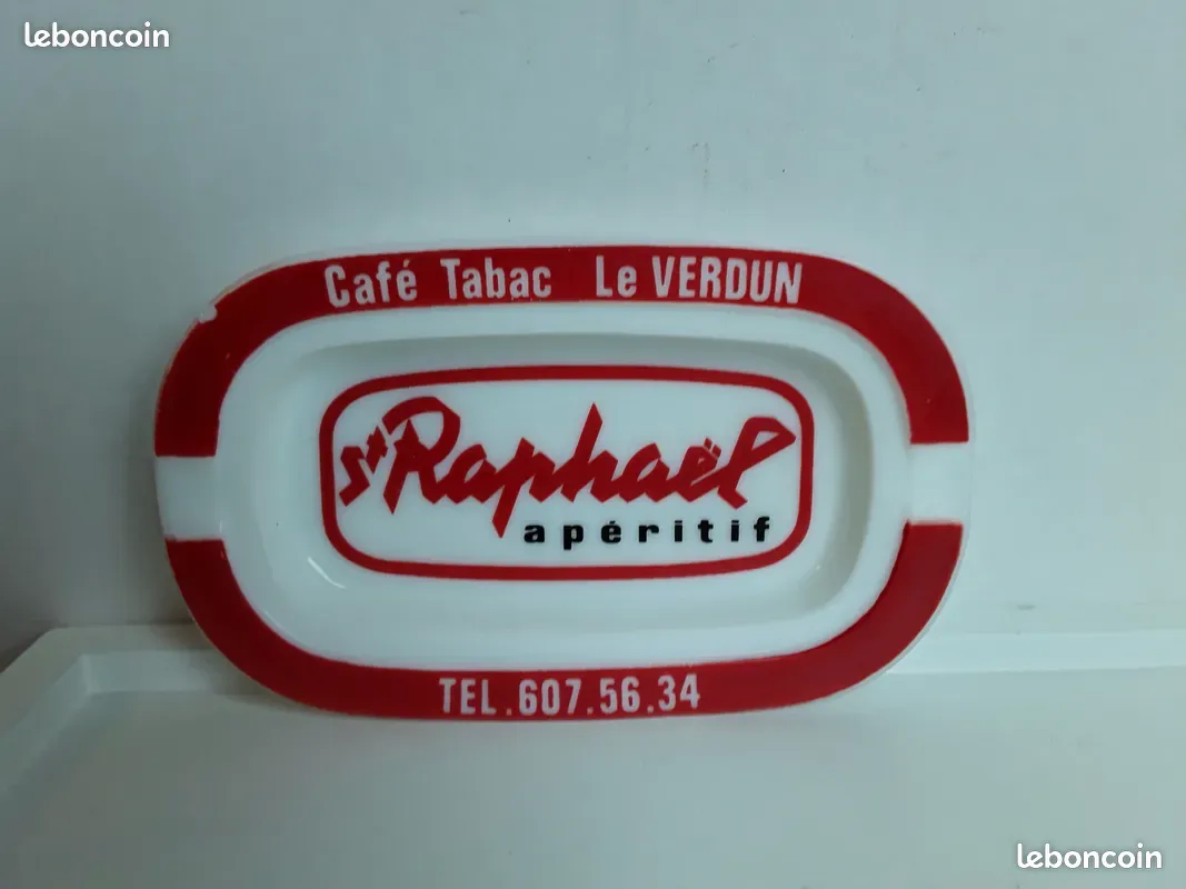1 Cendrier St Rapha�l le caf� tabac le verdun 14 Gometz-la-Ville (91)