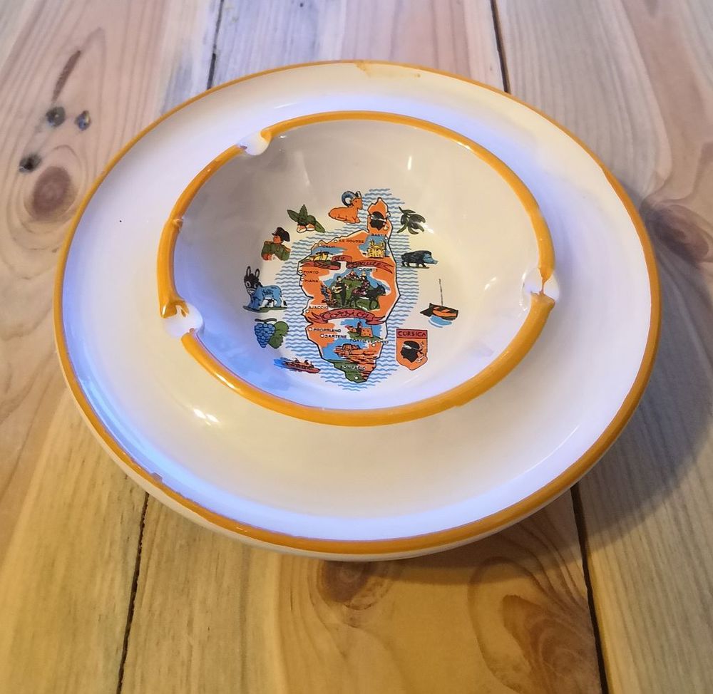 Cendrier rond CORSE avec motifs sp�cialit�s locales 6 La Seyne-sur-Mer (83)