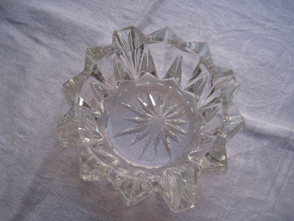 Cendrier en verre taill� de 1970 8 Vinay (38)