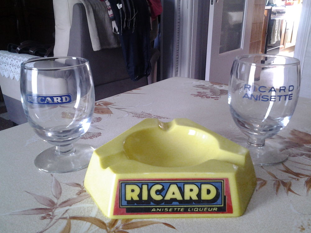 Cendrier + verres RICARD. 20 Flers-en-Escrebieux (59)
