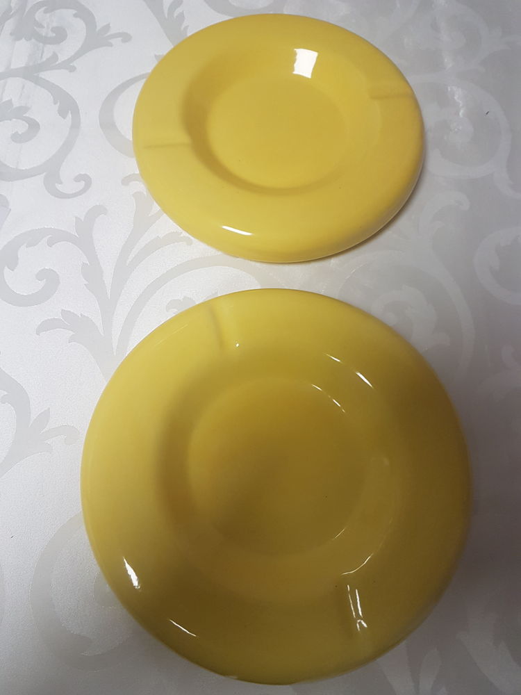 2 cendriers de collection 8 Auneau (28)