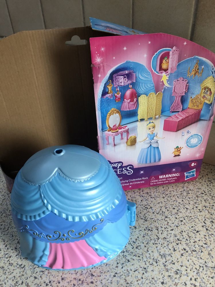 cendrillon et ses surprises 6 B�con-les-Granits (49)