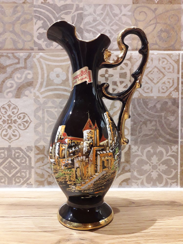 C�ramique. Fabrication Fran�aise. Carcassonne. 12 Varennes-Saint-Sauveur (71)