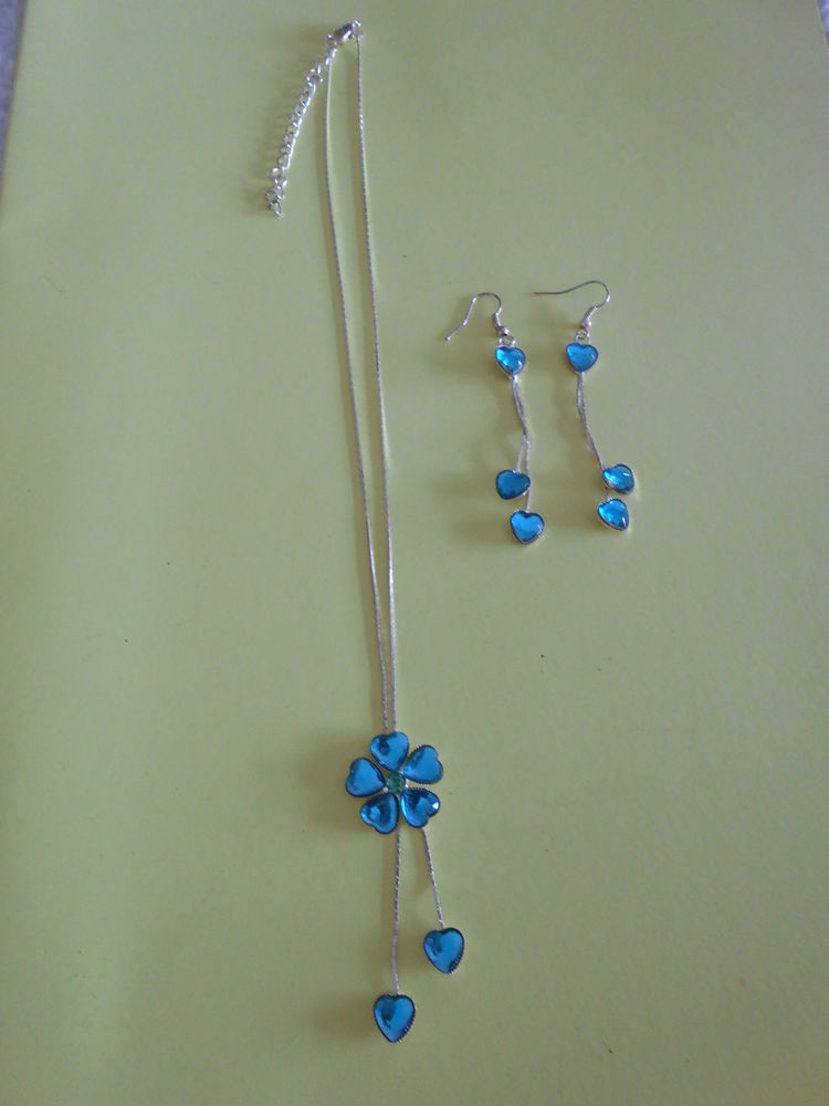 CHAINE AVEC PENDENTIF 8 Dijon (21)