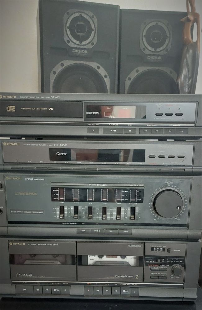 Cha�ne compacte - HITACHI HRD-MD03 + 2 enceintes 40 Lorient (56)