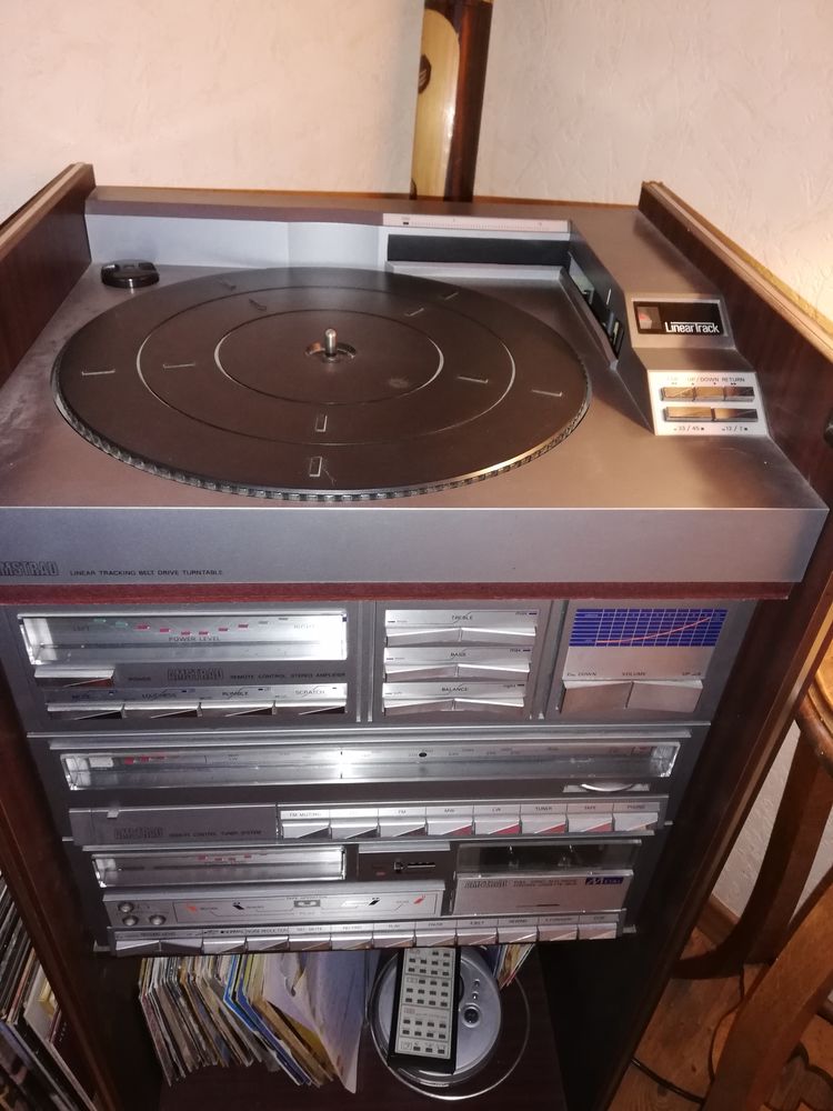 Chaine hifi 4 elements 300 Mirebeau (86)