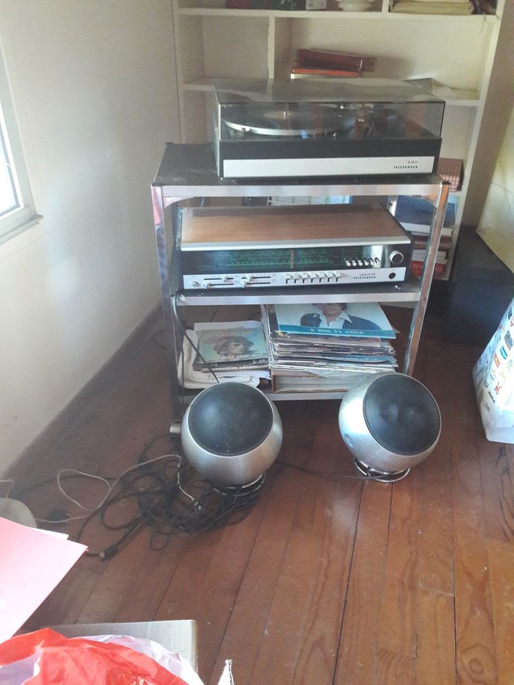 CHAINE HIFI TELEFUNKUN avec poste radio concertino.
100 Carcassonne (11)