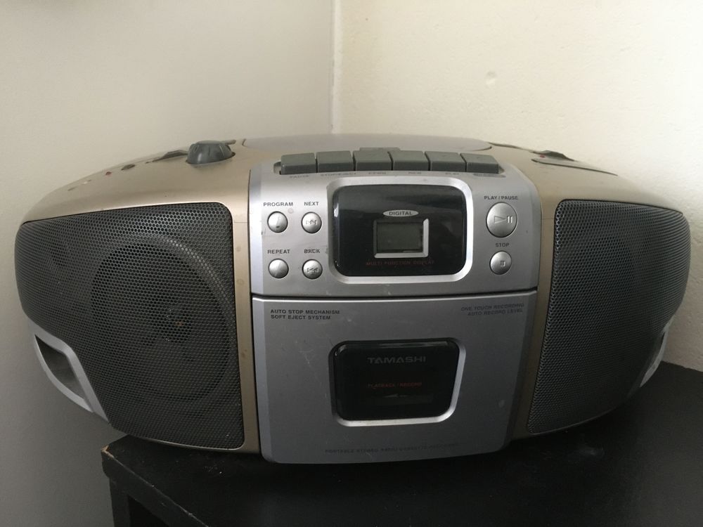 , chaine hifi . 25 Pont-Saint-Esprit (30)