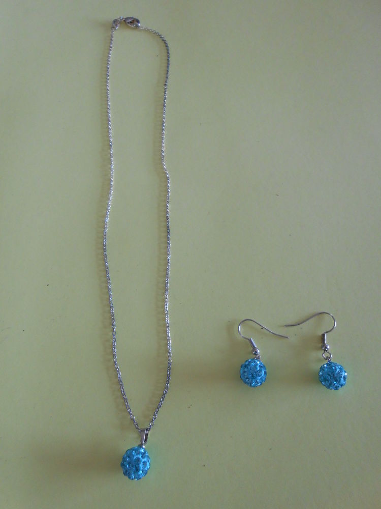 CHAINE ET SON PENDENTIF 8 Dijon (21)