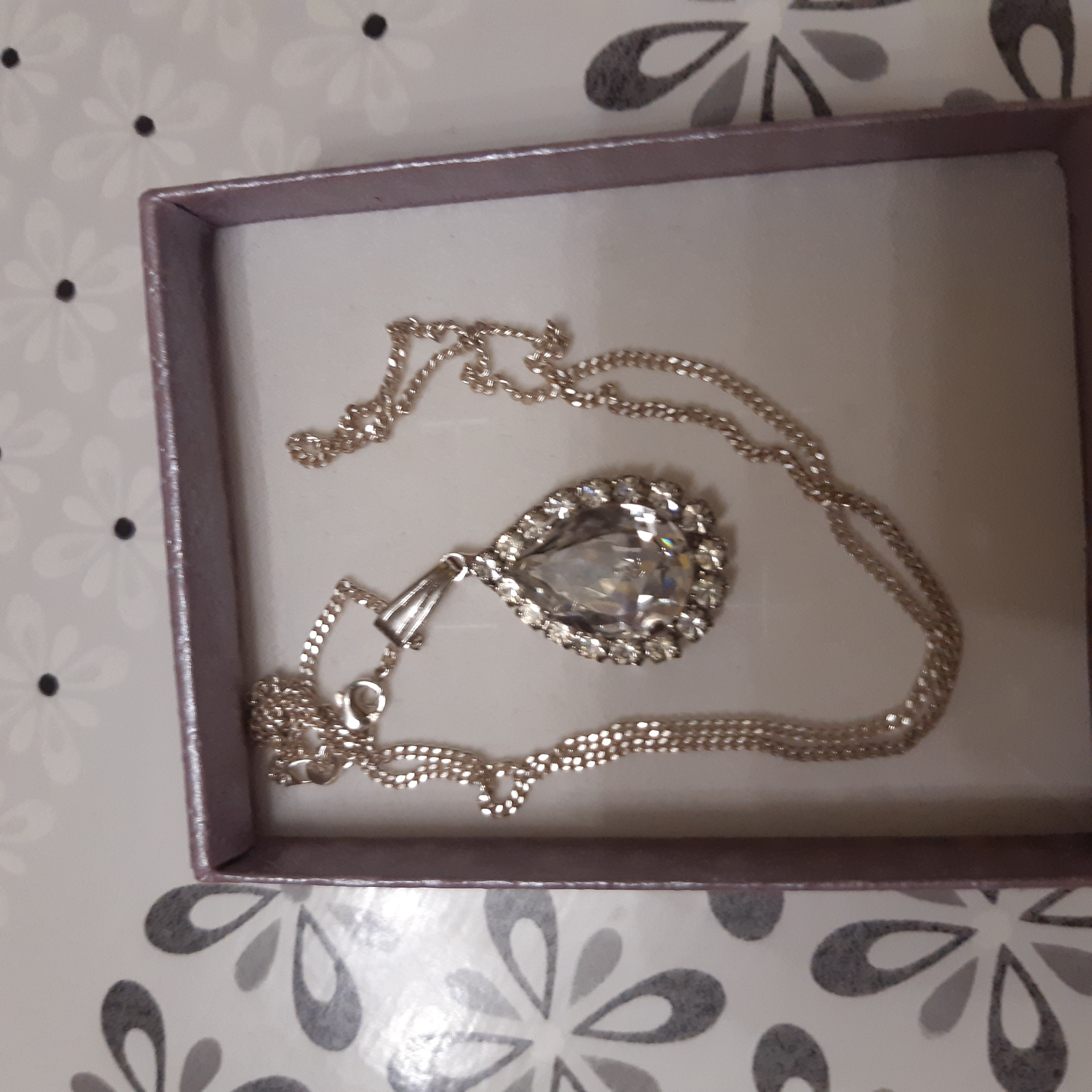 Cha�ne et pendentif 35 Dou�-la-Fontaine (49)