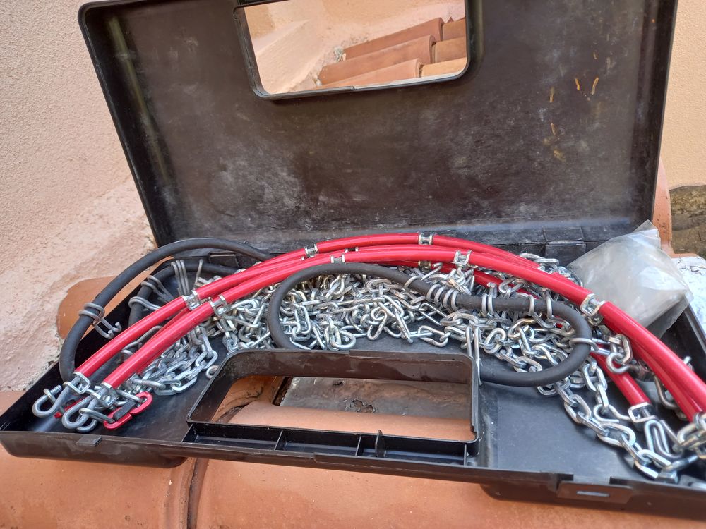 chaines voiture. 40 Saint-Christol-l�s-Al�s (30)