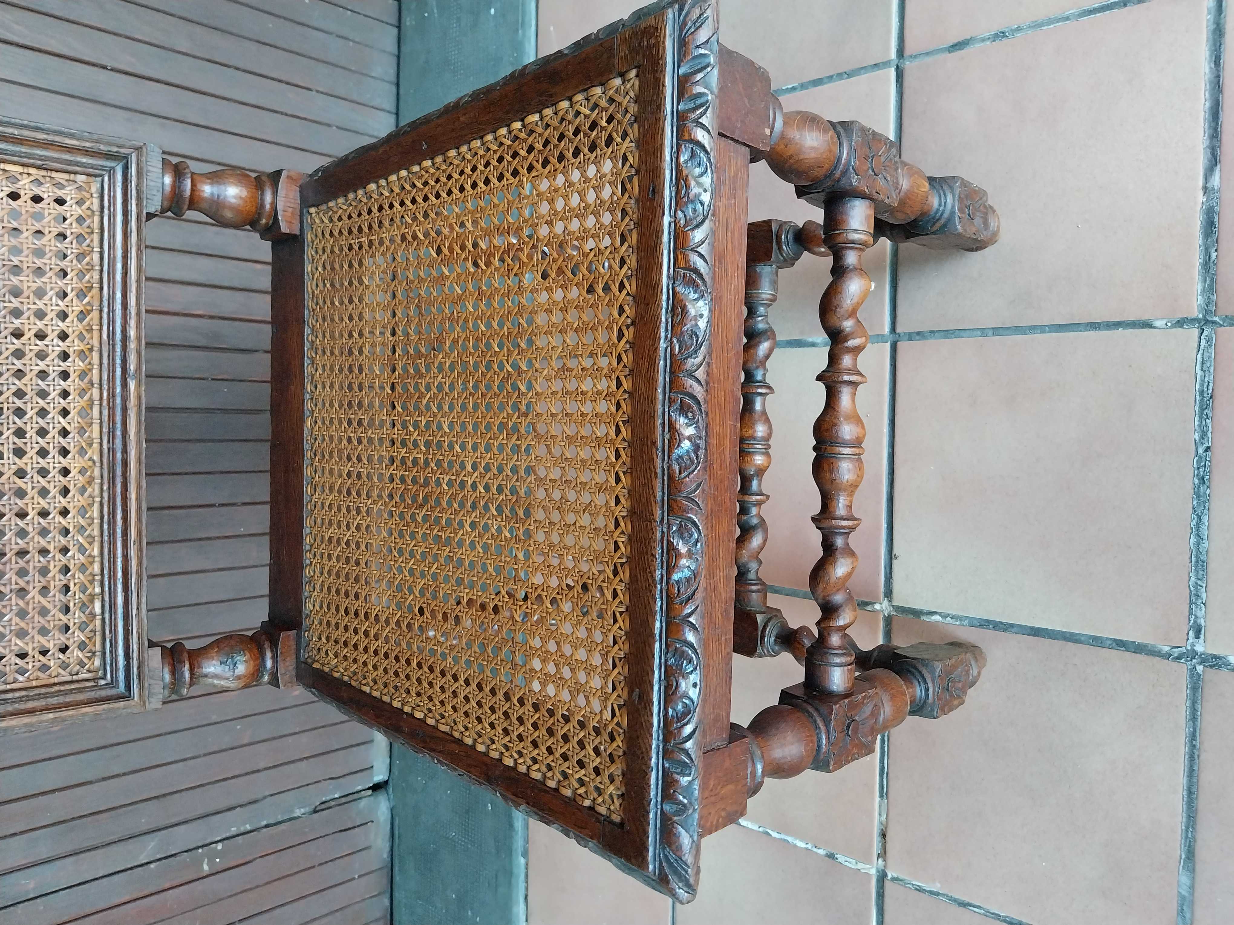 Chaise ancienne en bois 12 Saint-Jean-du-Falga (09)