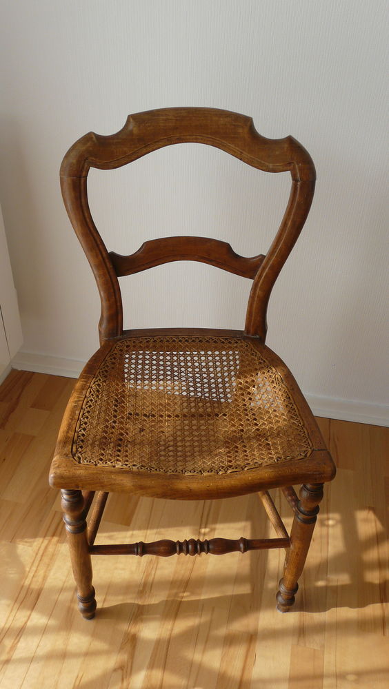 1 chaise ancienne 0 Lanester (56)