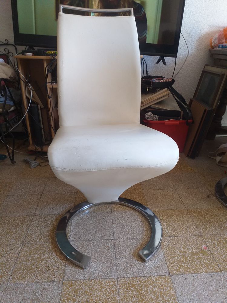  chaise annee  70 60  euro piece 60 Toulon (83)