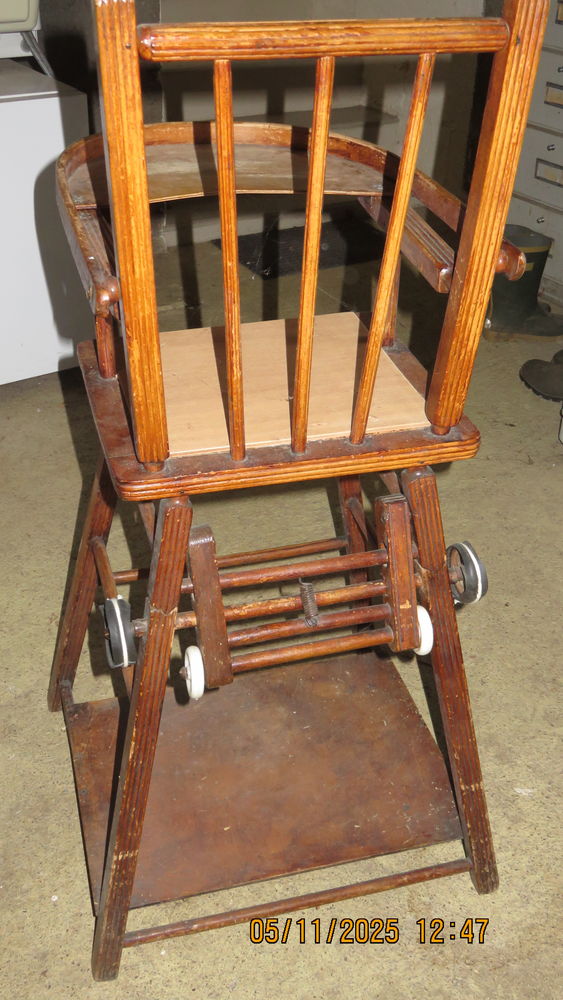 Chaise b�b� ancienne 30 Sacquenville (27)
