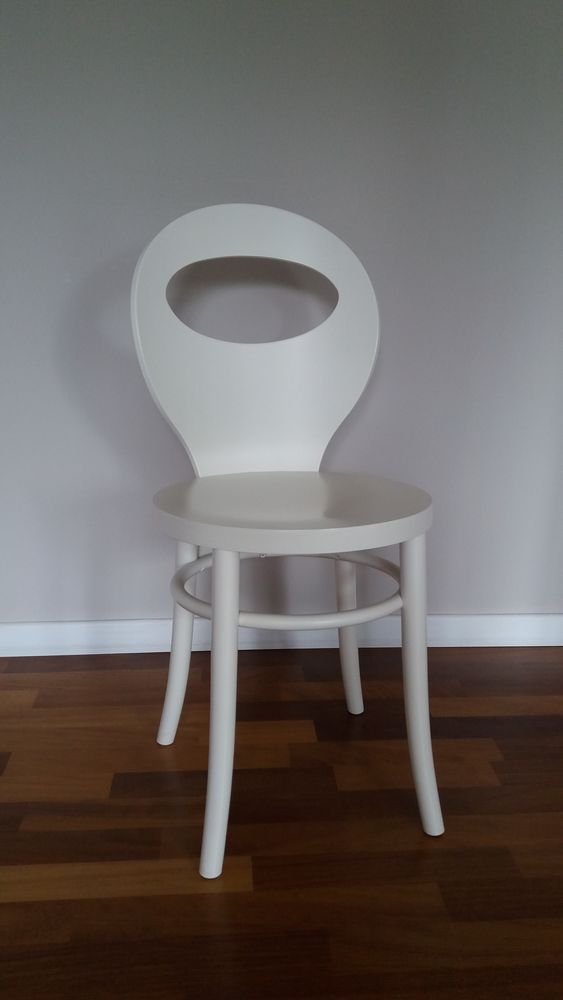 Chaise blanche design 45 Saint-Witz (95)