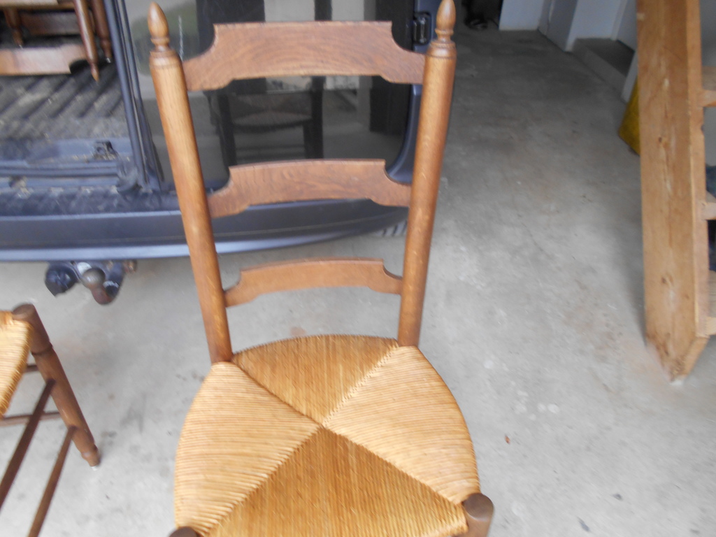 Chaise en bois assise paille 15 Auzebosc (76)