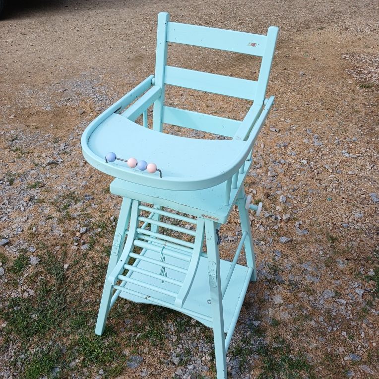 chaise bois b�b� 23 Vendeuvre-du-Poitou (86)