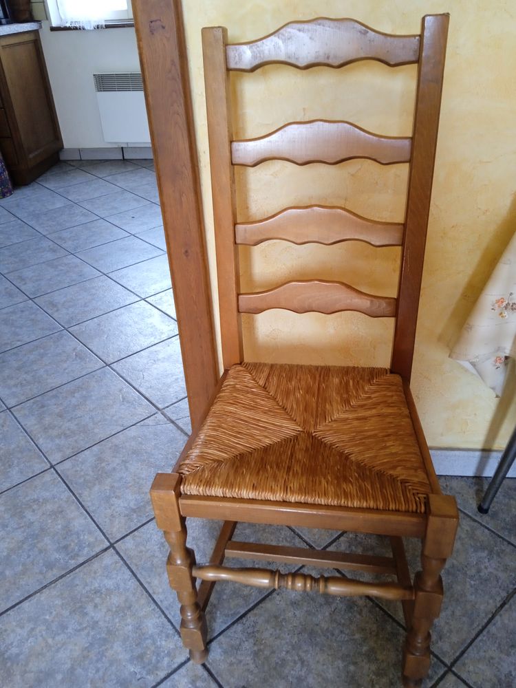 Chaise bois empaill�e 10 Avricourt (54)