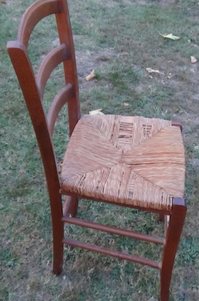 CHAISE EN BOIS VERNIS 5 Balma (31)