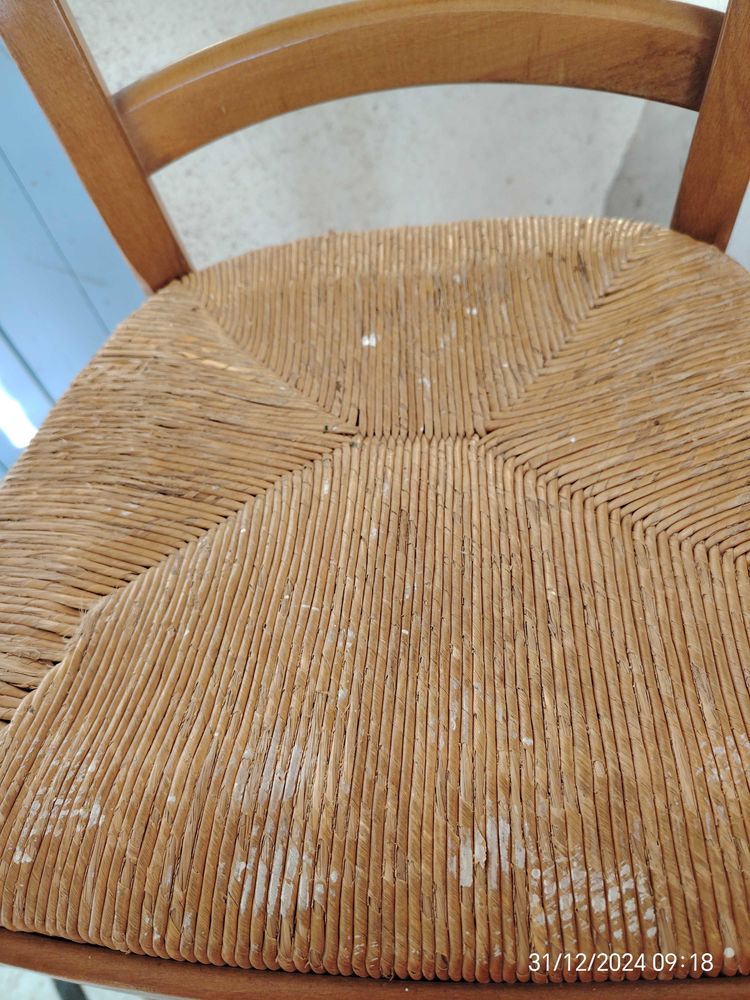 1 chaise en bois 3 Lagnes (84)