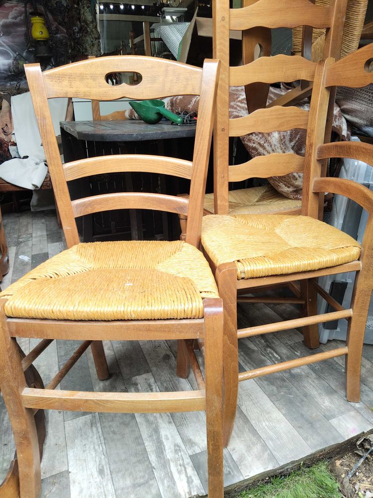 chaise en bois 50 Saint-Maurice-de-Gourdans (01)