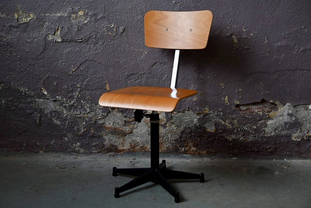 Chaise de bureau d'atelier vintage indus pivotante 60 Wintzenheim (68)