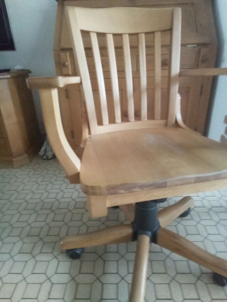 Chaise de bureau en bois 100 Saint-Pol-sur-Mer (59)