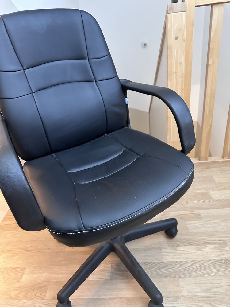 Chaise de bureau en cuir 50 Le Grand-Quevilly (76)