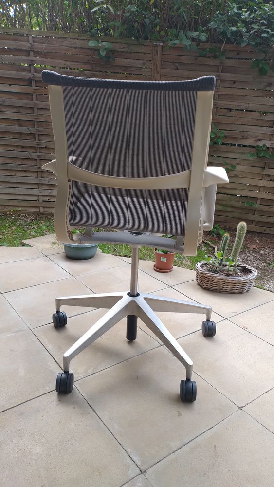 Chaise de bureau Herman Miller Setu 120 Nimes (30)