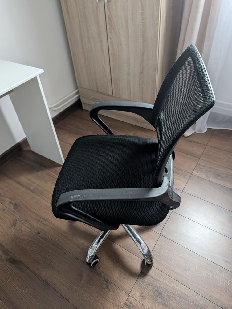 Chaise de bureau 20 �ragny (95)